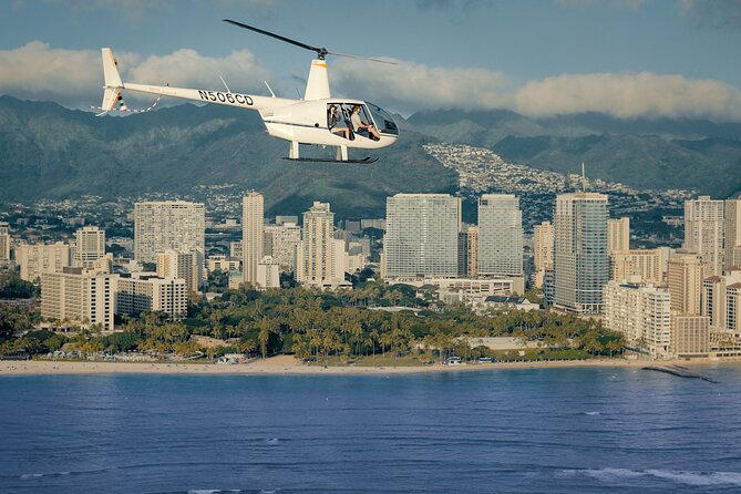 Autogyro flight 18 Minutes SHARED Helicopter Tour in Honolulu From: €210.23