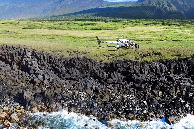 Autogyro flight Cliffside Landing 75-Minute Helicopter Tour From: €358.66