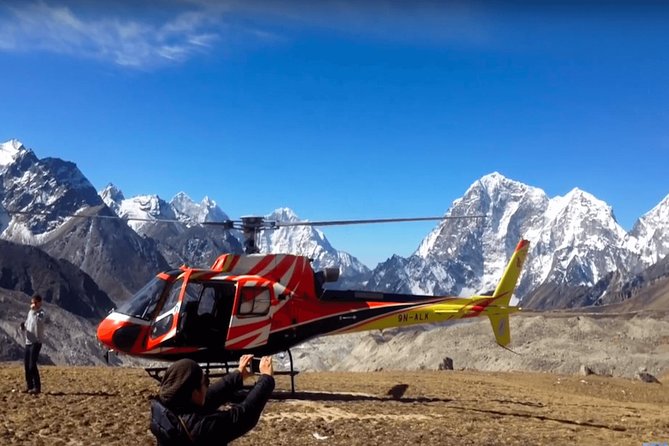 Autogyro flight Everest base camp Landing Helicopter Tour From: €1242.24