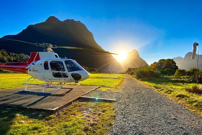 Milford Sound Helicopter Flight with Glacier Landing from Queenstown – 201