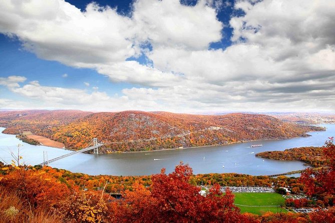 Private Fall Foliage Helicopter Tour from Westchester for up to 6 People