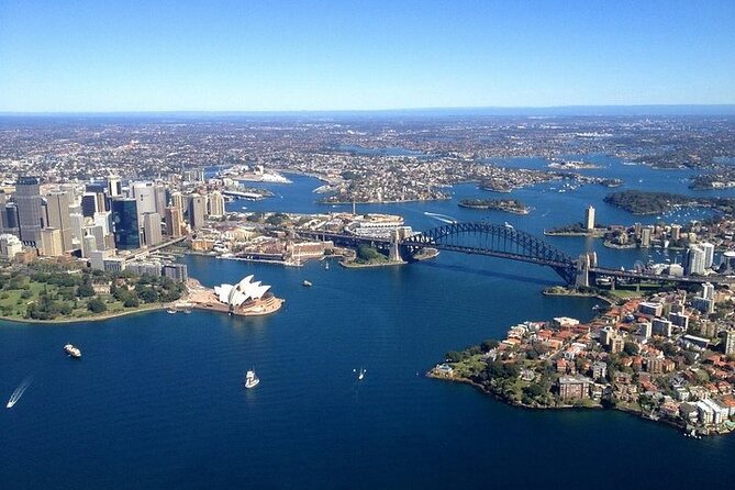 Private Helicopter Flight Over Sydney & Beaches for 2 or 3 people – 20 Minutes