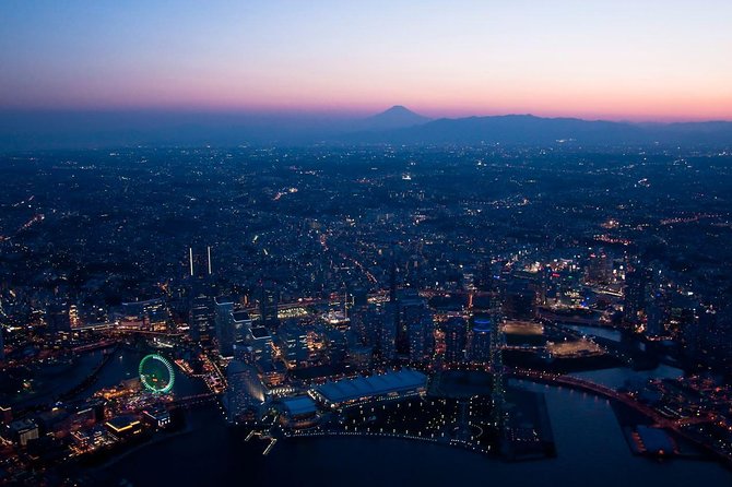 Private Helicopter Tour to see Yokohama night view after the Sunset