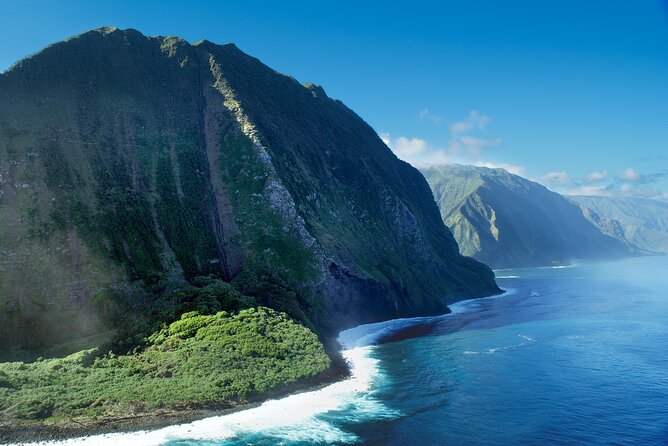 Private Moloka’i Sea Cliffs Helicopter Excursion from Lana’i